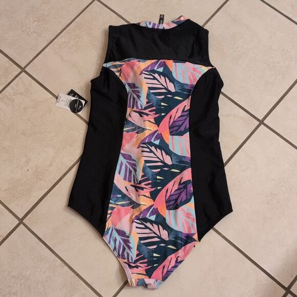 NWT Torrid Active Wireless Sleeveless Rashguard One Piece Swimsuit Size L - Picture 3 of 10